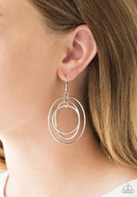 Cargar imagen en el visor de la galería, Rippling Radiance - Silver Earrings (more colors)
