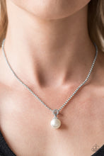 Cargar imagen en el visor de la galería, Glamour Girl - White Necklace