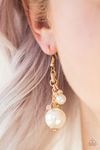 Load image into Gallery viewer, Timelessly Traditional - Gold Earrings