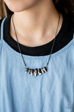 Cargar imagen en el visor de la galería, Leading Lady - Black Necklace