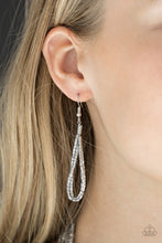 Cargar imagen en el visor de la galería, Knotted Knockout - Silver Necklace