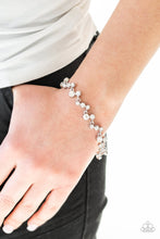 Cargar imagen en el visor de la galería, Starlit Stunner - White Bracelet