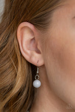 Cargar imagen en el visor de la galería, Walk This BROADWAY - Silver Necklace