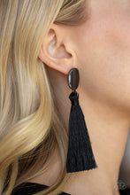 Cargar imagen en el visor de la galería, Va Va PLUME - Black Earrings