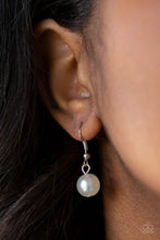 Cargar imagen en el visor de la galería, Miss Majestic - White Necklace