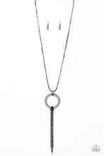 Cargar imagen en el visor de la galería, Not A HEIR Out Of Place - Black Necklace