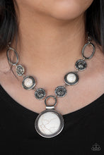 Cargar imagen en el visor de la galería, Sedona Drama - White Necklace