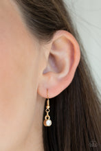 Cargar imagen en el visor de la galería, Urban District - Gold Necklace