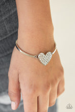 Cargar imagen en el visor de la galería, Heart-Stopping Shimmer - White Bracelet