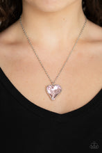 Cargar imagen en el visor de la galería, Heart Flutter - Pink Necklace