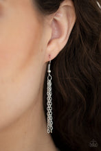 Cargar imagen en el visor de la galería, Heart Flutter - Pink Necklace