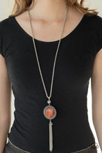 Cargar imagen en el visor de la galería, Serene Serendipity - Orange Necklace