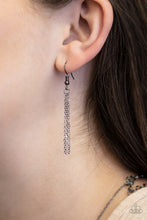 Cargar imagen en el visor de la galería, Shapely Silhouettes - Black Necklace