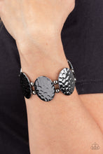Cargar imagen en el visor de la galería, Radial Reflections - Black Bracelet