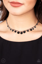 Cargar imagen en el visor de la galería, Minimal Magic - Black Choker Necklace
