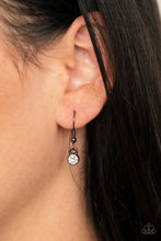 Cargar imagen en el visor de la galería, GLOW-Getter Glamour - Black Necklace