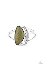 Cargar imagen en el visor de la galería, Out In The Wild - Green Bracelet