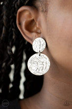 Cargar imagen en el visor de la galería, Relic Ripple - Silver Clip-On Earrings