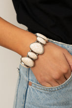 Cargar imagen en el visor de la galería, Feel At HOMESTEAD - White Bracelet