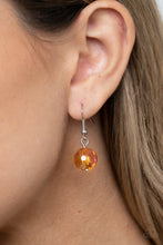 Cargar imagen en el visor de la galería, High Fashion Fashionista - Orange Necklace