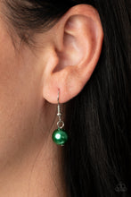 Cargar imagen en el visor de la galería, Prim and POLISHED - Green Necklace