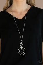 Cargar imagen en el visor de la galería, The Inner Workings - Silver Necklace