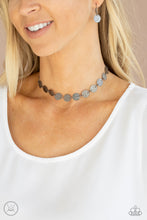 Cargar imagen en el visor de la galería, Reflection Detection - Black Choker Necklace