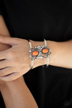 Cargar imagen en el visor de la galería, Mojave Flower Girl - Orange Bracelet