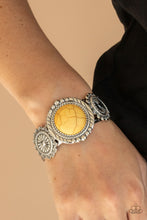 Cargar imagen en el visor de la galería, Mojave Motif - Yellow Bracelet