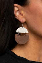 Cargar imagen en el visor de la galería, Watching The Sunrise - Copper Earrings