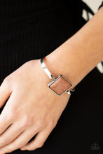 Cargar imagen en el visor de la galería, Turning a CORNERSTONE - Brown Bracelet
