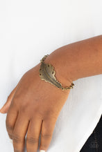 Cargar imagen en el visor de la galería, Rustic Roost - Brass Bracelet