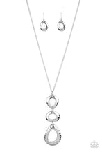 Cargar imagen en el visor de la galería, Gallery Artisan - Silver Necklace