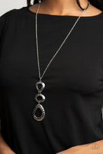 Cargar imagen en el visor de la galería, Gallery Artisan - Silver Necklace