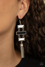 Cargar imagen en el visor de la galería, Mind, Body, and SEOUL - Black Earrings