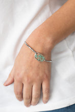 Cargar imagen en el visor de la galería, Prairie Paradise - Blue Bracelet