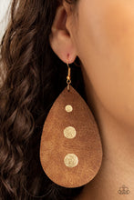 Cargar imagen en el visor de la galería, Rustic Torrent - Gold Earrings
