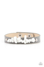 Cargar imagen en el visor de la galería, Pebble Paradise - Silver Bracelet
