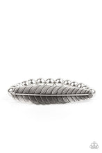 Cargar imagen en el visor de la galería, Featherlight Fashion - Silver Bracelet