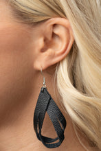 Cargar imagen en el visor de la galería, Thats A STRAP - Black Earrings