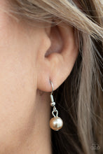Cargar imagen en el visor de la galería, Positively PEARL-escent - Brown Necklace