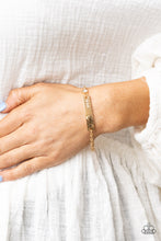 Load image into Gallery viewer, Mom Always Knows - Gold Bracelet