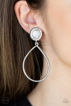 Cargar imagen en el visor de la galería, Fairytale Finish - White Earrings