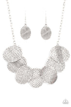 Cargar imagen en el visor de la galería, Industrial Wave - Silver Necklace