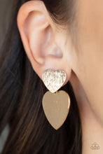 Cargar imagen en el visor de la galería, Heart-Racing Refinement - Gold Earrings