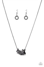 Cargar imagen en el visor de la galería, Mechanical Mischief - Black Necklace