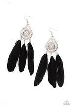 Cargar imagen en el visor de la galería, Pretty in PLUMES - Black Earrings