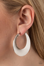 Cargar imagen en el visor de la galería, Power Curves - Silver Earrings