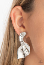 Cargar imagen en el visor de la galería, METAL-Physical Mood - Silver Earrings