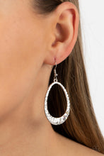 Cargar imagen en el visor de la galería, Seafoam Shimmer - Multi-Colored Earrings